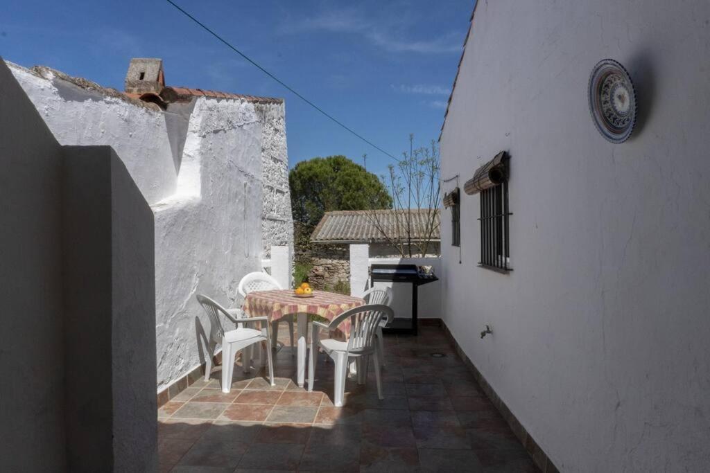 Casa Tipica Extremena Apartment Cheles Bagian luar foto